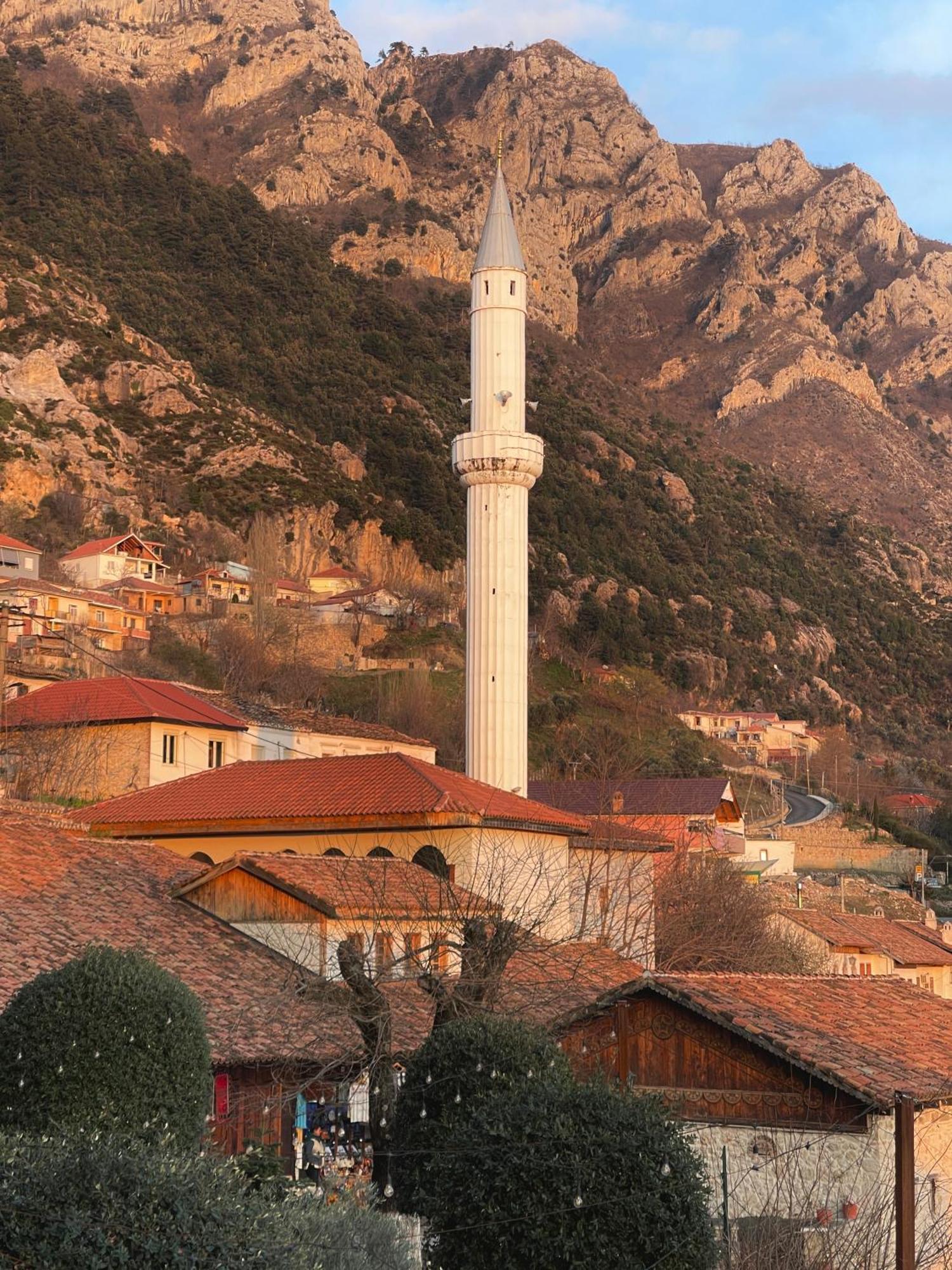 Pisha Panoramic Rooms Kruja Kültér fotó